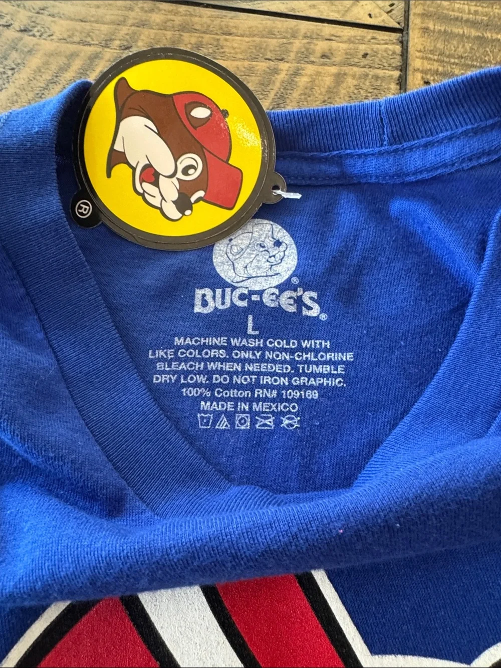 Buc-ees Patriotic Tee (2025) Size L NWT - Picture 4 of 6